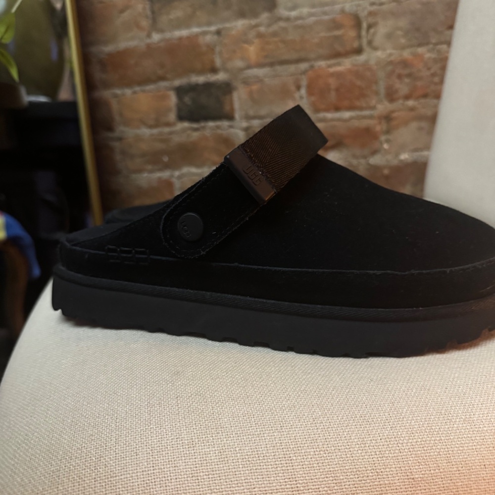 WOMENS UGG® Goldenstar Clog - Black size 8 - Picture 4 of 6